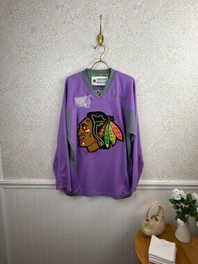 Chicago Blackhawks Reebok NHL Men's Hockey Fights Cancer Jersey - Size - Small